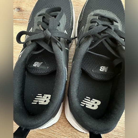 New Balance Kids Dynasoft 545 V1 Lace-up Running Shoe Size 5 Worn Once - Picture 7 of 9